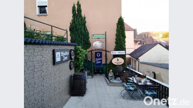 Das ist der kleine, idyllische Biergarten auf der Rahm mit Blick auf die Obere Bachgasse – ein Ort der Erholung. Bild: ksa