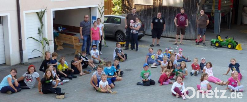 Die Kinder erleben auf dem Biobauerhof der Familie Lehner einen tollen und lehrreichen Tag. Bild: lgc