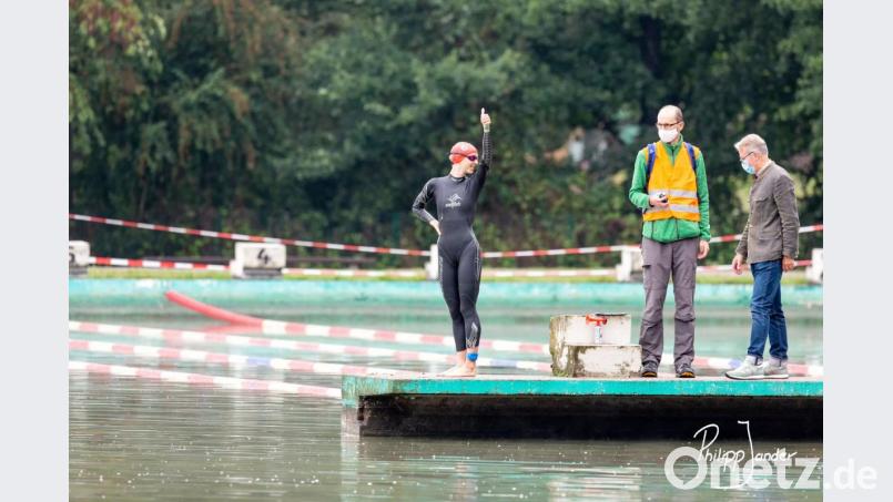 Marlene Gomez Islinger am vergangenen Samstag beim Start in Weiden. Diesen Samstag geht sie bei der Triathlon-WM über die Sprintdistanz in Hamburg an den Start. Bild: Philipp Jander/exb