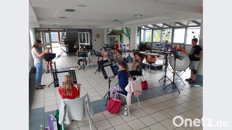 Die erarbeiteten Musikstücke wird das Nachwuchsensemble beim Neujahrskonzert am 16.01.2021 der Öffentlichkeit vorstellen Bild: ekl