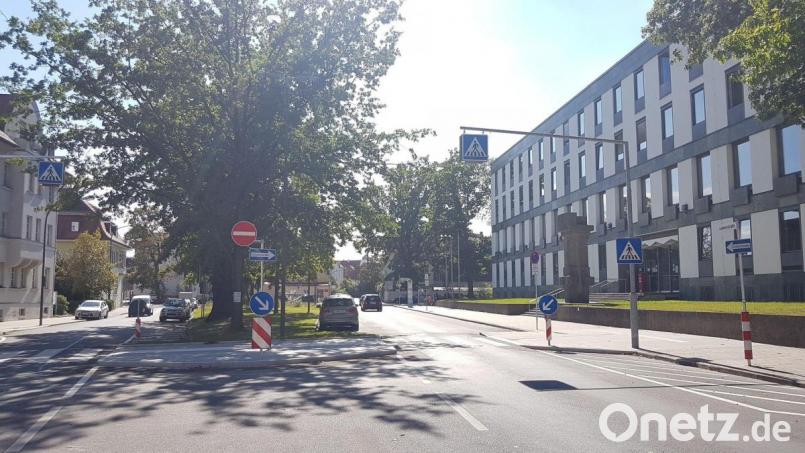 Die Baustelle ist rechtzeitig beendet, der Fußgängerüberweg fertig. Bild: Stadt Weiden/exb