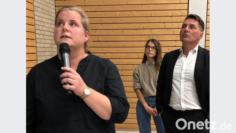 Projektleiterin Christine Harm, Katerina Äffaosyniolou und Jürgen Stark (von links) vom Münchener Architekturbüro Stark sind die Planer der Gemeinde Kümmersbruck bei deren sozialem Wohnungsbau-Projekt. Bild: eik