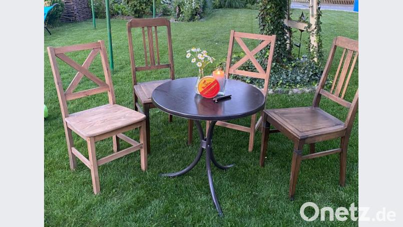 Was eigentliche eine klassische Familienfeier zum Geburtstag der Oma werden sollte, nahm am Abend eine neue Wendung. Bild: Raß, Magdalena