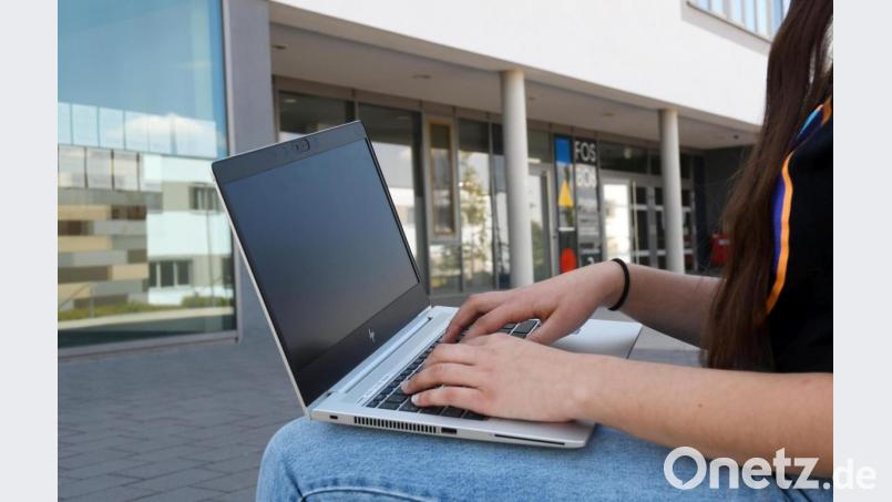 Die ersten Bestellungen sind auf den Weg gebracht. Dank der Förderprogramme von Bund und Land kann die Stadt die bessere Ausstattung der Schulen mit digitalen Endgeräten in Angriff nehmen. Bild: Gabi Schönberger