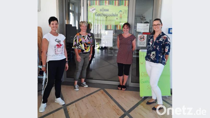 Dieses Team betreut die Kinder, die die Offene Ganztagsschule besuchen (von links): Simone Neef (Leiterin Mittelschule), Andrea Wiesnet, Stefanie Klementa und Henrietta Sarokne (Leiterin Grundschule). Nicht im Bild: Angelika Paa. Bild: u