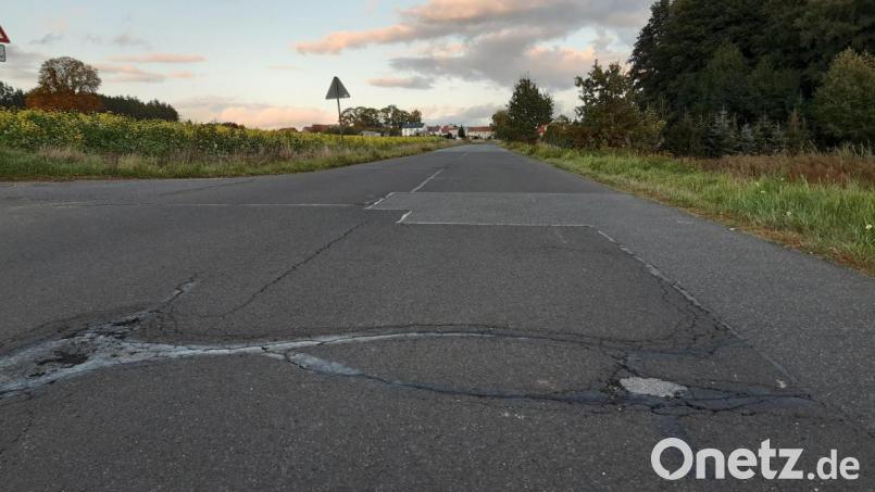 Der Ausbau der Gemeindeverbindungsstraße von Neuhaus nach Dietersdorf beginnt erst im Frühjahr 2021. Bild: Lowak