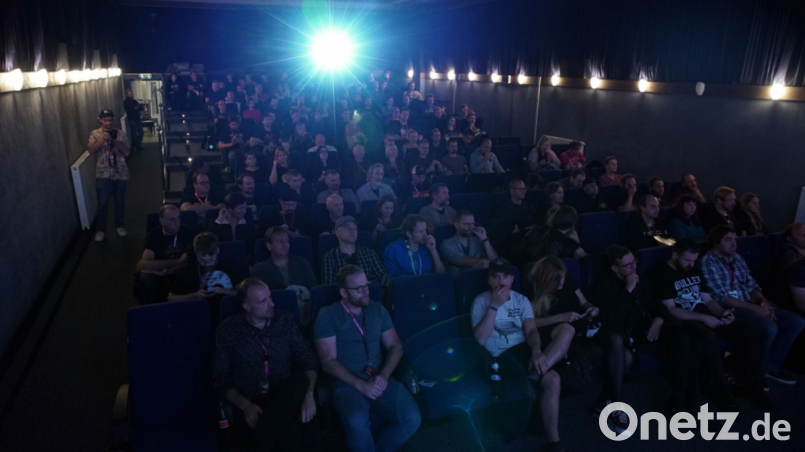2019 war der Kinosaal voll beim Hard:Line Film Festival. Heuer muss die Veranstaltung, coronabedingt, neue Wege gehen. Bild: Werner Damboeck