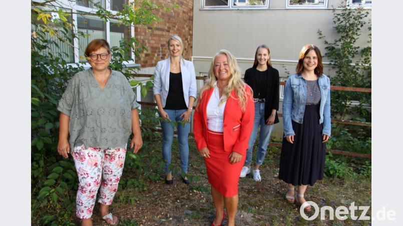 Zum neu formierten Kollegium der Grundschule Neukirchen-Etzelwang gehören (von links) Michaela Makitta, Susanne Koch, Rektorin Birgit Molitor, Lehramtsanwärterin Miriam Scharf und Lehrerin Elena Pilhofer. Bild: ds