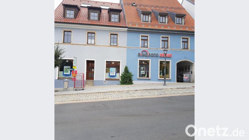 Im Bereich der Bushaltestelle bei &quot;Foto Kraus&quot; sollte laut SPD-Stadtrat Bern Koller etwas nachgebessert werden. Er regte in der Sitzung an, ein Wartebänkchen, eine Überdachung und einen Aschenbecher anzubringen. Bild: ck