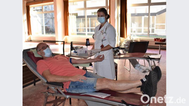 Keine kulturellen Veranstaltungen gibt es im großen Jugendheim-Saal in Grafenwöhr, dafür wird Blut gespendet. Bild: rgr
