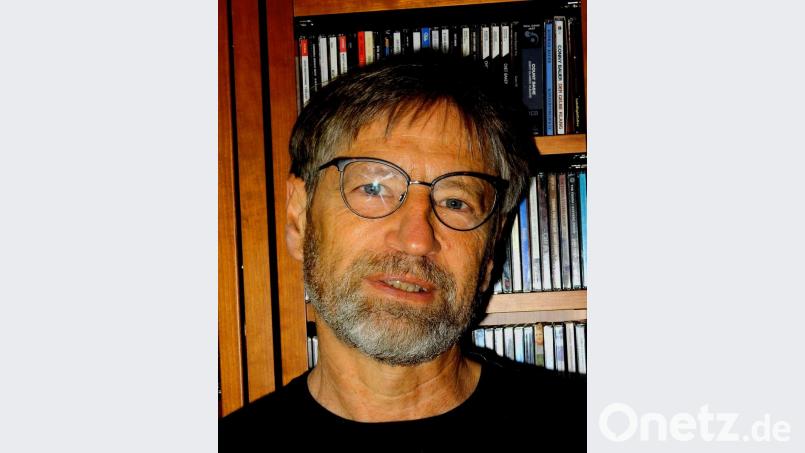 1. Vorsitzender der Jazz-Zirkel-Weiden Reinhard Roth: &quot; Die Musiker sind froh, endlich mal wieder live spielen zu können!&quot; Bild: Louis Reitz