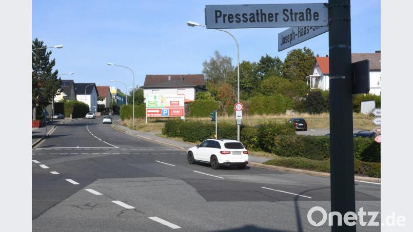 Die Joseph-Haas-Straße wird ab Mittwoch auf Höhe Einmündung Pressather Straße für den Verkehr gesperrt. Bild: Gabi Schönberger