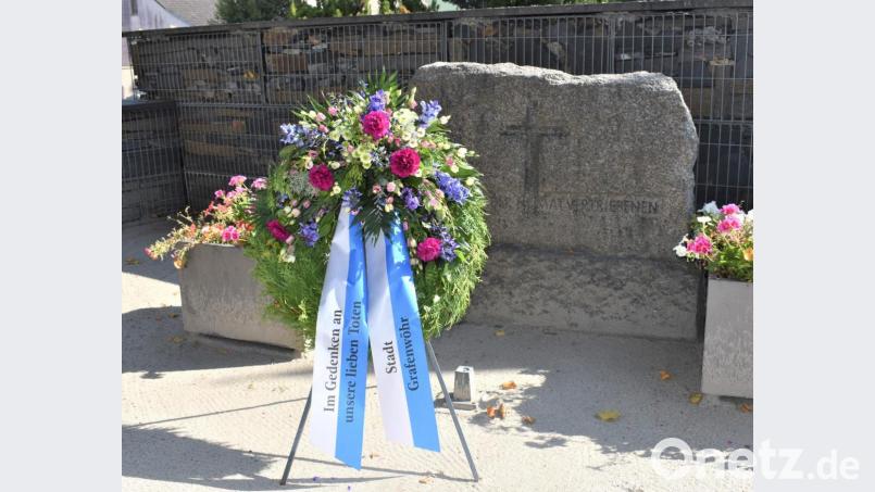 Ein Kranz der Stadt Grafenwöhr wurde niedergelegt. Bild: rgr