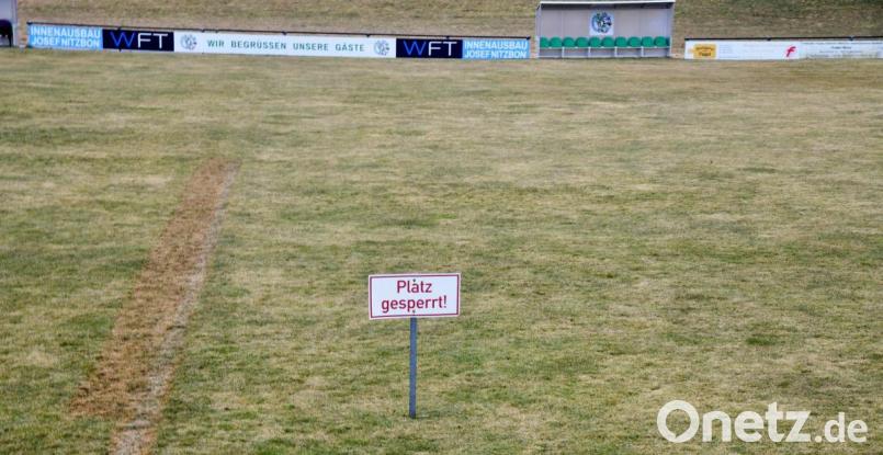 Platz gesperrt durch eine Kommune wegen Corona –was tun? Der Paragraf 94 des Bayerischen Fußballverbandes regelt in so einem Fall das Prozedere. Archivbild: Hubert Ziegler