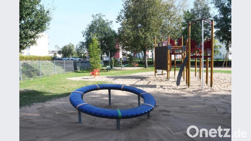 Blitzblank rein ist der Spielplatz an der Tulpenstraße am Montag. Tags zuvor sah es hier noch ganz anders aus. Bild: Gabi Schönberger