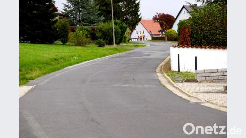 Eng kurvig und unübersichtlich ist die Straße durch Plößberg. Dennoch, viele fahren mit nicht angepasster Geschwindigkeit durch den Ort. Bild: bkr