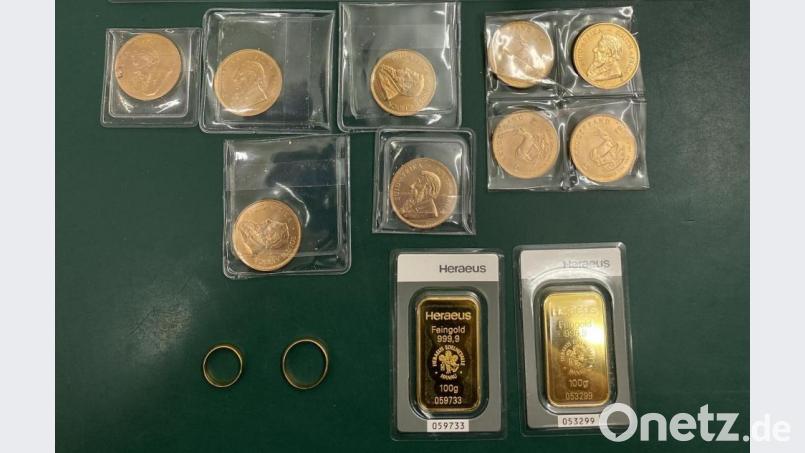 Goldstücke im Lieferwagen: Die Grenzpolizei Waidhaus fragt nun: Wer vermisst sein Gold? Bild: GPI Waidhaus