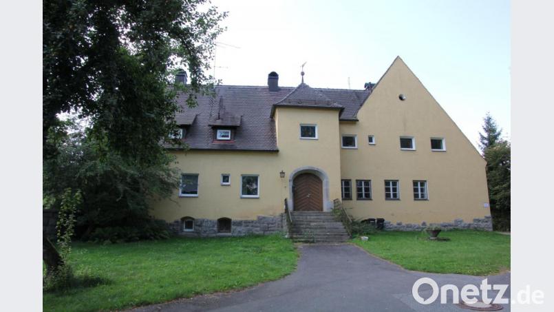 Die Planung für die Sanierung des "Alten Schulhauses" (unser Bild) in Hohenthan wird aktuell ausgesetzt. Bild: kro