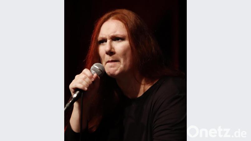 Tanja Raith verlieh jedem Wort zusätzlich die passende Betonung in Form von Körpersprache. Bild: mfh