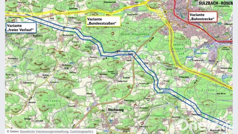 Die drei Varianten für die Bahnstromtrasse im freien Verlauf (blau), entlang der B 85 (gelb) oder auf der Bahnlinie (rot). Bild: DB Netz AG