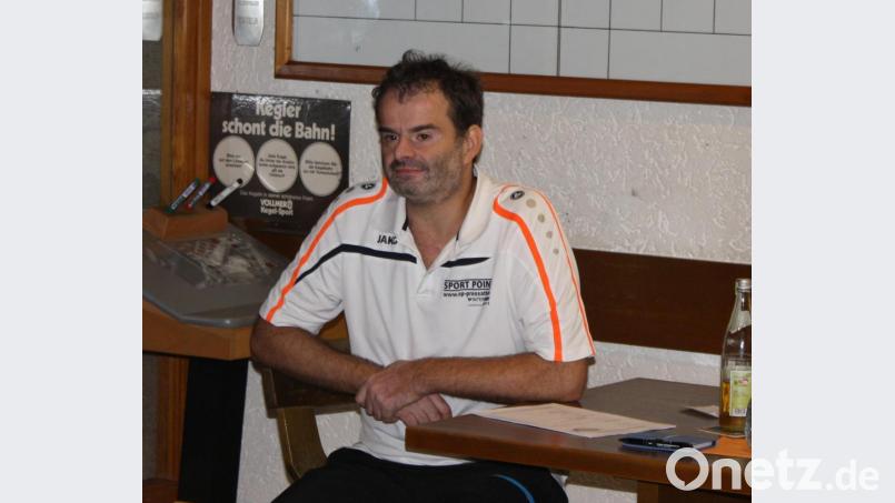 Zufrieden zeigte sich Vorsitzender Norbert Schecklmann bei der Jahreshauptversammlung der Tennisfreunde Oberbibrach über das Geschehen im Verein. Bild: edo