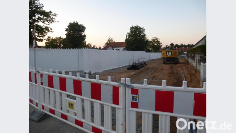 Die Baustelle am Weiherhammerer Friedhof geht voran. Bild: bk
