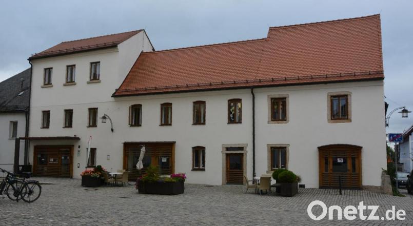 Bis 2028 ist die Finanzierung des Mehrgenerationenhauses in Mitterteich gesichert. Die Stadt stimmte der Kofinanzierung zu. Jährlich bezahlt die Stadt 10000 Euro, bekommt aber 5000 Euro wieder zurück. Die Entscheidung fiel einstimmig aus. Bild: jr