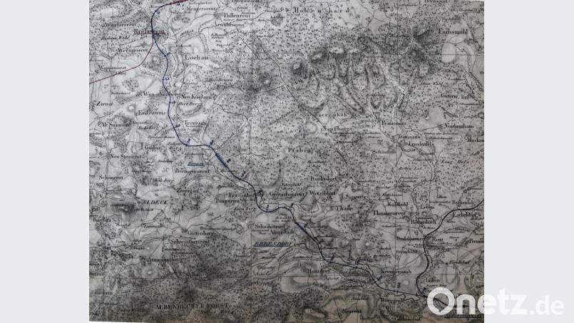 Übersichtskarte mit der geplanten Streckenführung (blau) von Naabdemenreuth über Erbendorf nach Riglasreuth. Bild: JOCHEN NEUMANN 
ERBENDORF