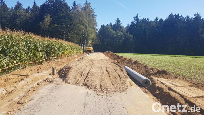 Die Straße von Saubersrieth über Ragenwies zur Gemeindegrenze Eslarn ist bis auf Weiteres für den öffentlichen Verkehr gesperrt. Lediglich die Zufahrt zur Ortschaft Ragenwies ist offen. Bild: gi