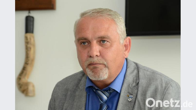 Der Marktrat um Bürgermeister Ludwig Biller billigt den Nachtragshaushalt. Bild: Petra Hartl