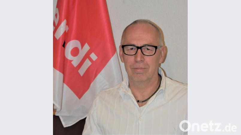 „Reden Sie mit den Beschäftigten auf den Übungsplätzen und nicht über Sie, Herr Aiwanger.“ Dies fordert Fachgruppensprecher Wolfgang Dagner von Wirtschaftsminister Hubert Aiwanger. Verdi fordert im Falle eines Truppenabzugs unter anderem die Aufstockung der Transfergesellschaft. Bild: rgr