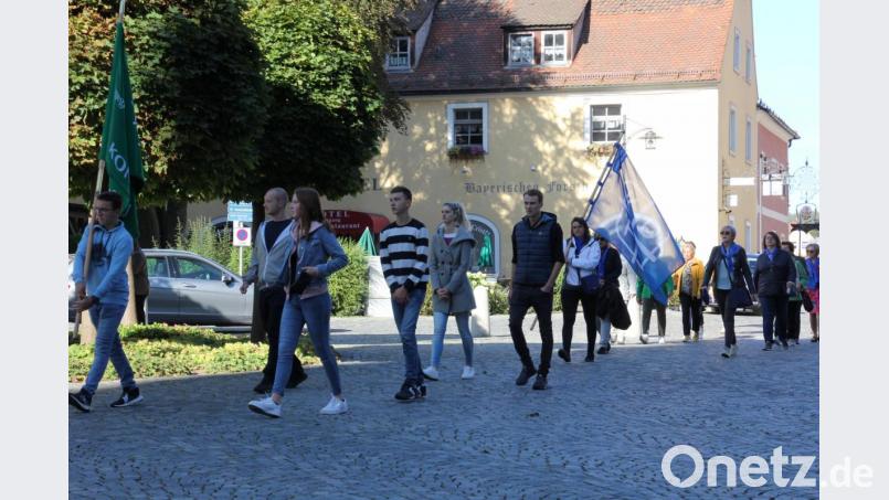 Eine Sternwallfahrt aus drei verschiedenen Richtungen bildete der Auftakt der 14. Wallfahrt zum Geschändeten Heiland. Bild: kro