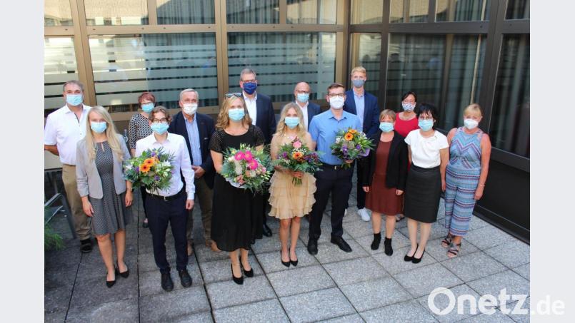Bei der Absolventenfeier der Gesundheits- und Krankenpfleger freut sich das Team der Kliniken Nordoberpfalz AG und der Akademie für Gesundheit New Life über tolle Ergebnisse. Bild: Kliniken Nordoberpfalz AG, Michael Reindl