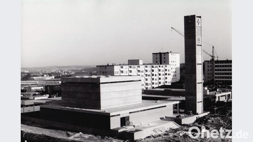 Den Kirchenbau von St. Michael prägen seine Schmucklosigkeit und Modernität. Nach Überzeugung der damaligen Architekten wird mit diesem Baustil die Gegensätzlichkeit des Göttlichen zum Leben des modernen Menschen bestens zum Ausdruck gebracht. Bild: Pfarrei St. Michael/exb