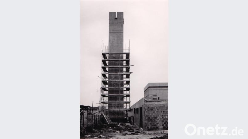 Der Kirchturm von St. Michael ist freistehend und hat eine Höhe von 34 Metern. Seine Freistellung verleiht ihm den Titel des "Campanile". Bild: Pfarrei St. Michael/exb