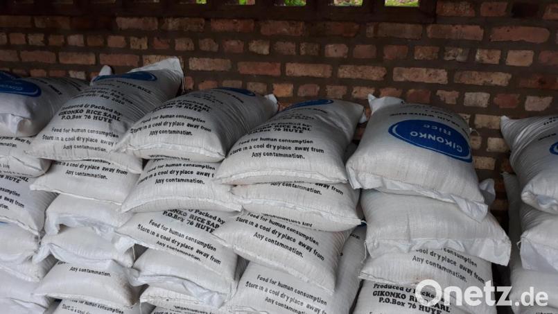 Die finanziellen Mittel aus der Oberpfalz sind dringend notwendig: Davon kaufen die Partner in Ruanda Lebensmittel wie Reis, Bohnen und Mais. Wegen den Corona-Einschränkungen brach in Afrika eine Hungersnot aus. Bild: Pater Danko/exb