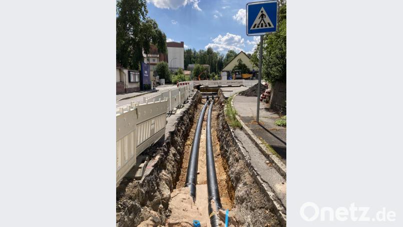 Der Doppelstrang der Fernwärme erreicht vom Eichelberg aus immer mehr Stadtteile – jüngst sogar Erlheim. Bild: exb