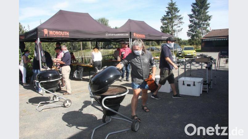 Grillkurs der Stiftlandgriller beim Fischereiverein am Fischerhüttenweg in Tirschenreuth Bild: wro