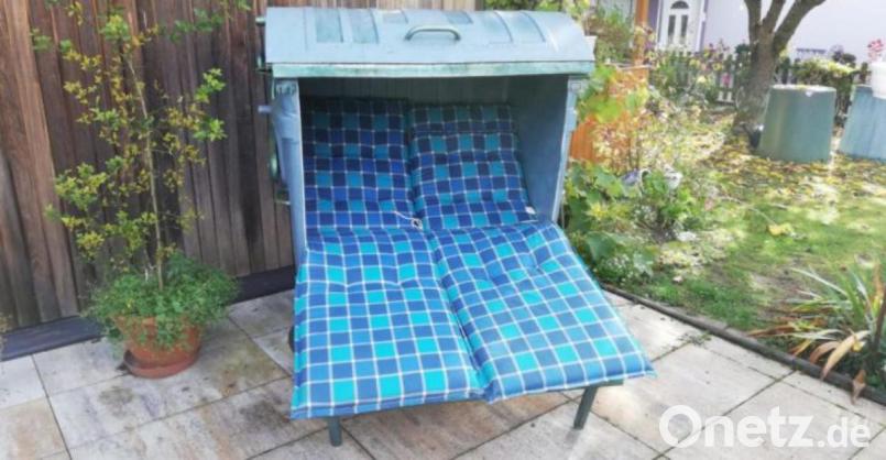 Gabi Laurichs selbstgemachter Strandkorb aus einer gebrauchten Mülltonne. Bild: Ziegler/exb