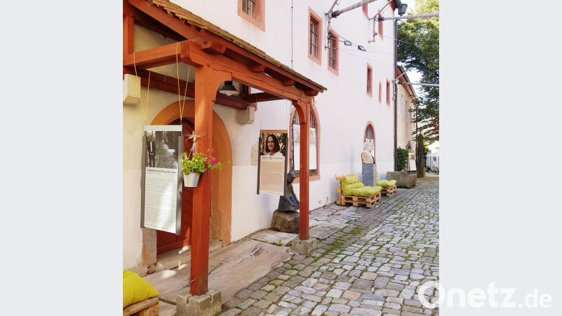 Die Ausstellung „An(ge)kommen“ macht bis 7. Oktober im Innenhof des Museums Station. Bild: exb