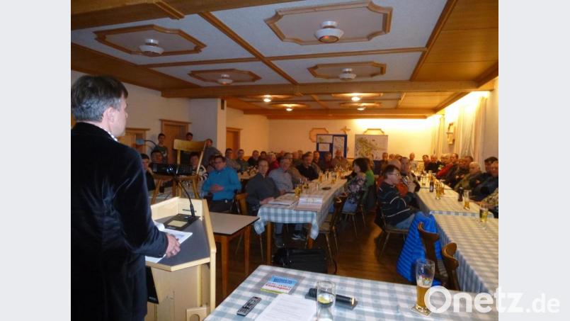 So groß das Interesse an der Bürgerversammlung war, die anfängliche Skepsis zur Dorferneuerung ist inzwischen gewichen. Der Gesamteindruck ist unverkennbar: Kaltenbrunn will die Aufwertung des Ortskerns. Bild: hos