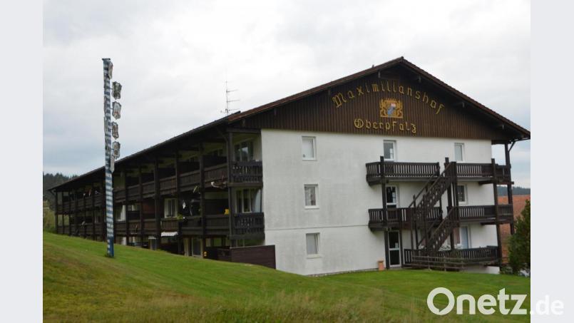 Im &quot;Aparthotel Maximilianshof Böhmischbruck&quot; könnten 95 Wohneinheiten mit entsprechenden Stellplätzen entstehen. Dem Antrag auf Vorbescheid über die Nutzungsänderung in dauerhaft private Wohnnutzung wurde jedoch eine klare Absage erteilt. Bild: dob