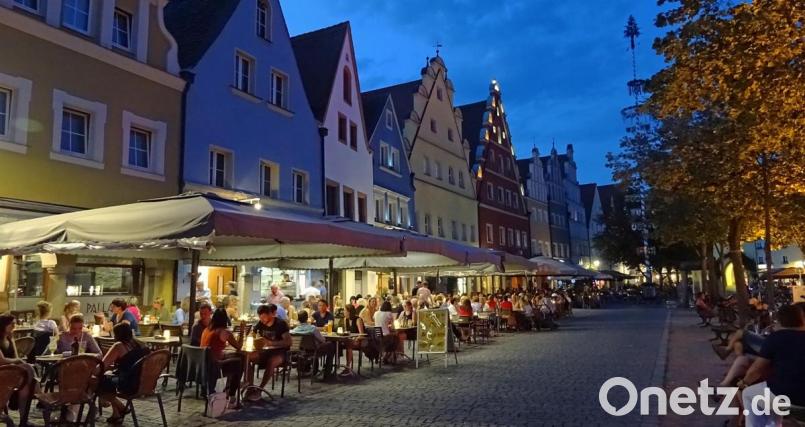 Weidens Gastwirte sollten bis zum Dezember die Außenbestuhlung nutzen können - gebührenfrei. Das wünscht sich die SPD. Archivbild: Dobmeier