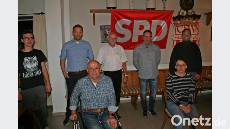 Das neue Vorstandsteam der Waldershofer Sozialdemokraten: Hinten von links Florian Dick, Christian Fritsch, Gerhard Greger, Markus Burger und Jürgen Ranft, vorne von links Günter Raithel und Barbara Diener. Bild: fpoz