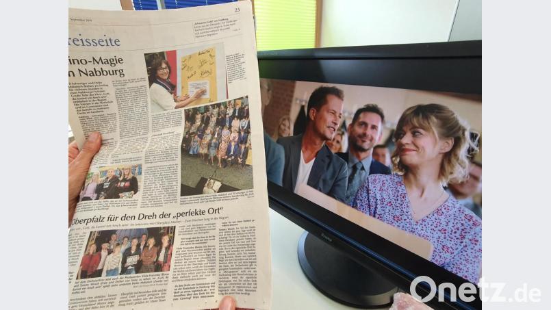 Til Schweiger und Heike Makatsch sitzen in der Aula des Johann-Andreas-Schmeller-Gymnasiums. Bild: Hösamer
