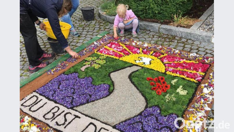 Mit dem diesem Blumenteppich haben die Freudenberger im Internet auf sich aufmerksam gemacht – und sind jetzt Teil der großen Jakobsjahr-Aktion. Bild: upl