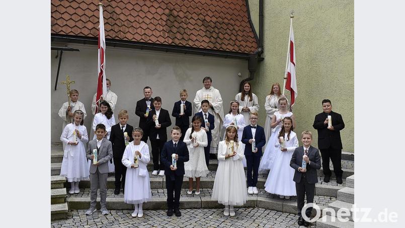 Die erste Gruppe der Auerbacher Erstkommunikanten. Bild: sck