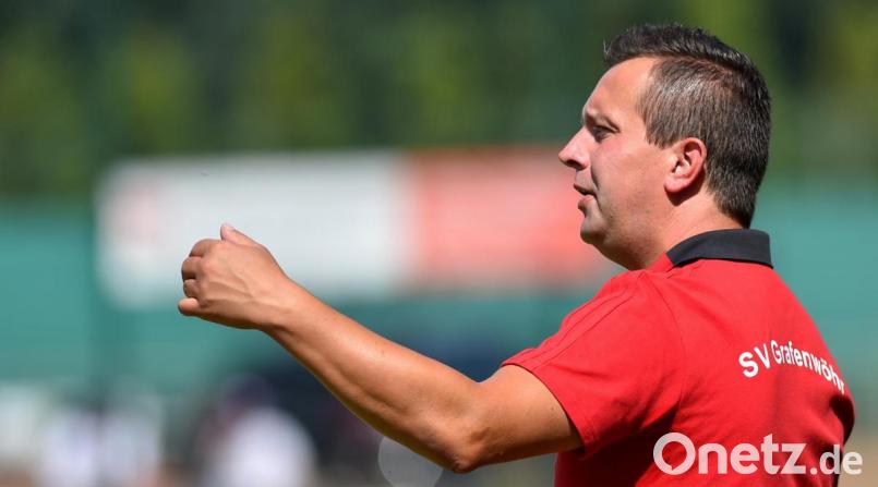 Mit der Chancenverwertung unzufrieden: SV-Trainer Martin Kratzer. Bild: fdr