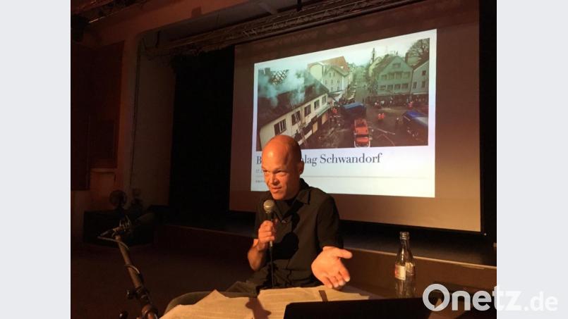 Robert Andreasch klärte im Capitol über rechte Gewalt auf. Bild: punk/exb