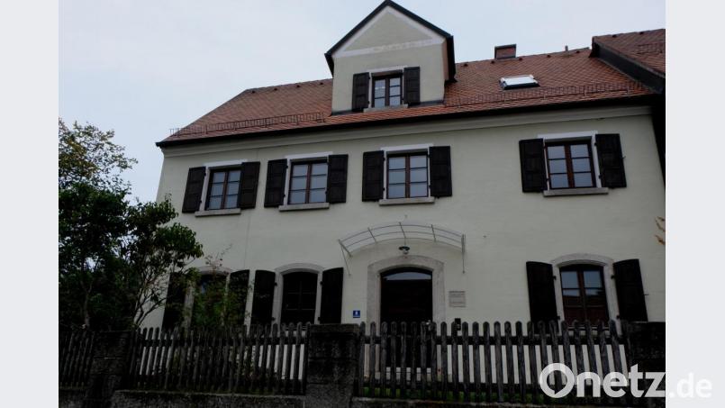 Das evangelische Pfarrhaus in Flossenbürg steht zum Verkauf. Bild: le